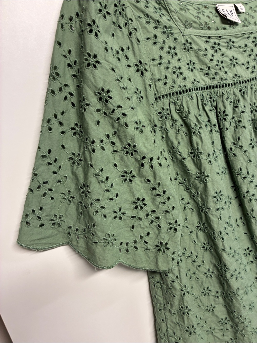 GAP Green Eyelet Flutter Sleeve Blouse Cottagecore,Top Small - Picture 5 of 7